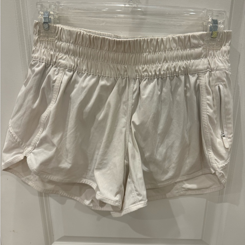 Lululemon track that shorts
Size 6